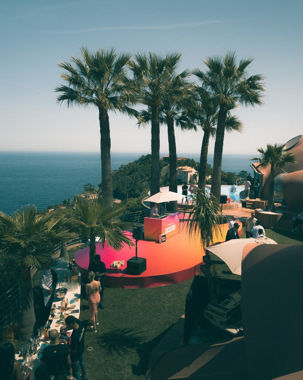 Instagram - © We Are Ona